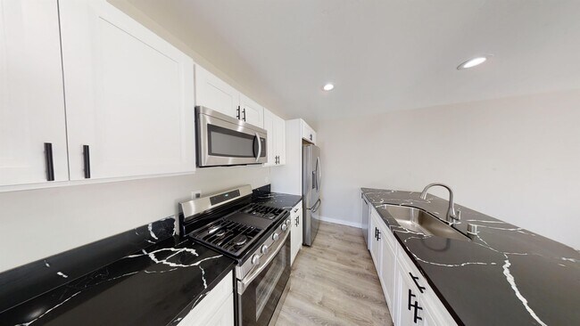 Foto del edificio - 5575 Mary Ln Dr