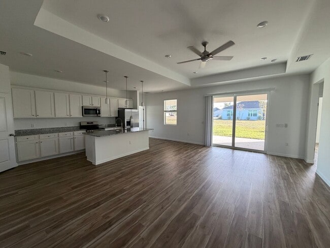 Foto del edificio - 18418 Wintergarden Ave