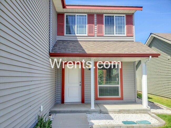 Building Photo - Beautiful 2 Story Home!