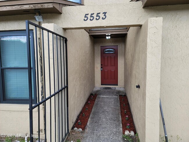 Foto del edificio - 5553 Greatpine Ln S