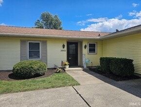 Building Photo - 2907 Greenbriar Dr