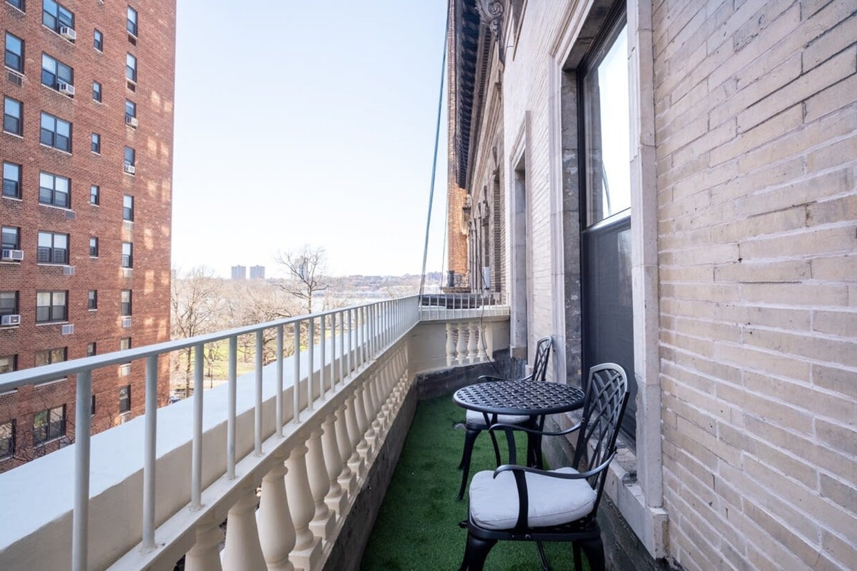Primary Photo - 317 W 74th St
