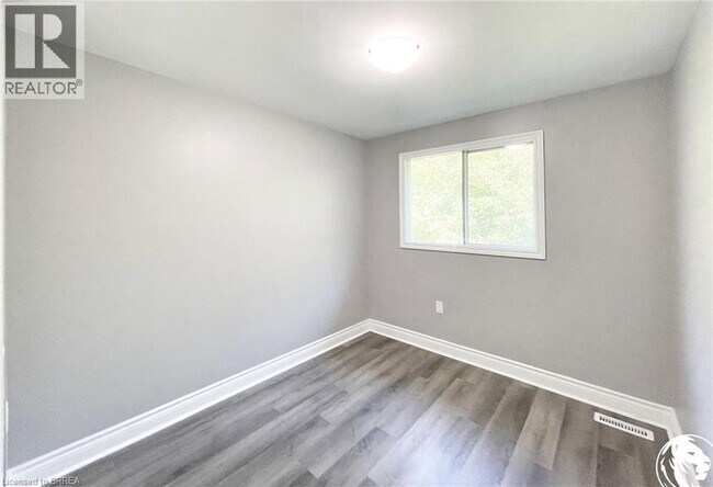 Photo du bâtiment - 10 Angus Rd