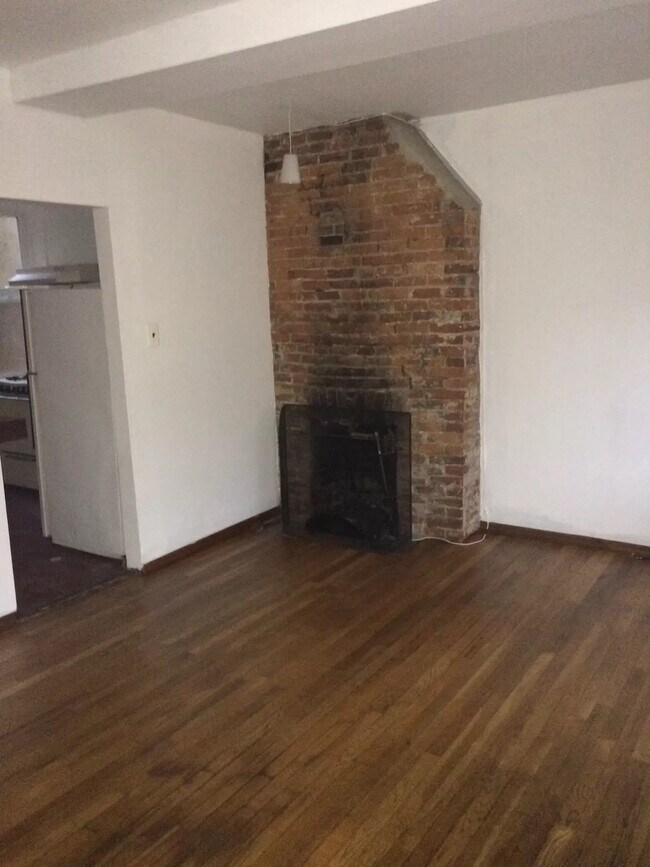 Building Photo - 514 Catharine St