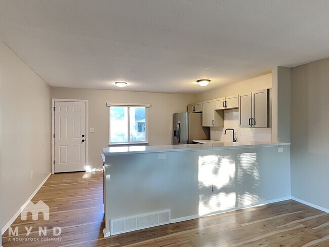 Foto del edificio - 6823 Maybrook St