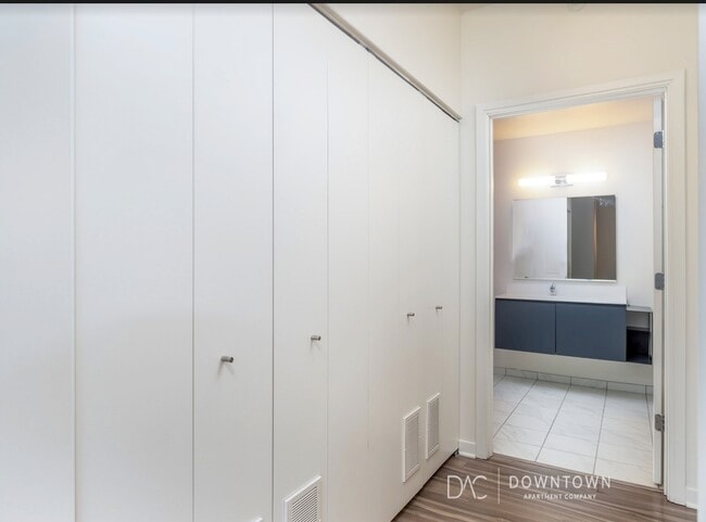 Foto del edificio - 742 N La Salle Dr