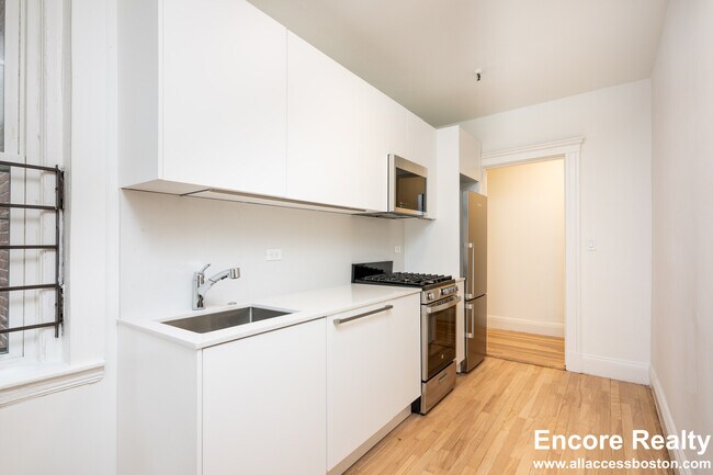 Foto del edificio - 288 Chestnut Hill Ave