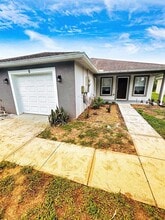 Building Photo - 516 Albatross Dr