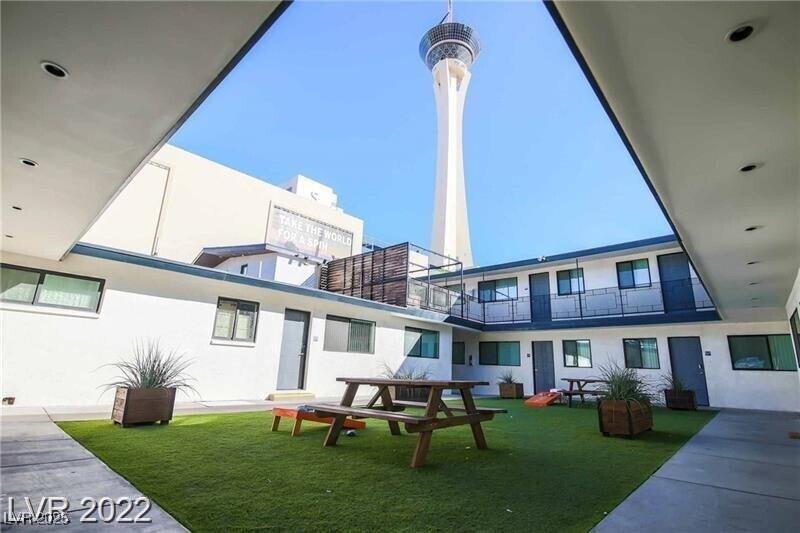 Primary Photo - 2201 Fairfield Ave