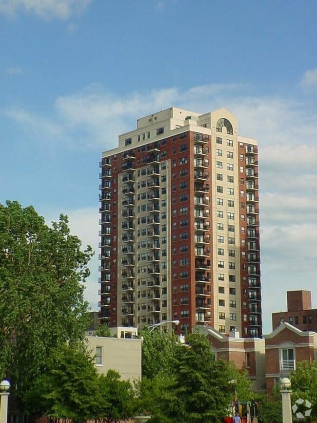 Building Photo - 1529 S State St