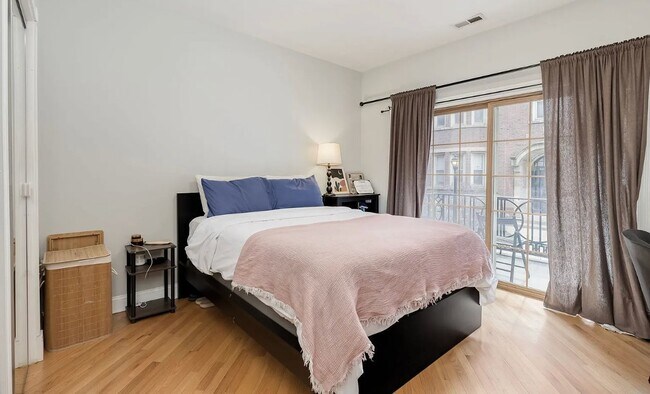 Foto del edificio - 5331 S Harper Ave