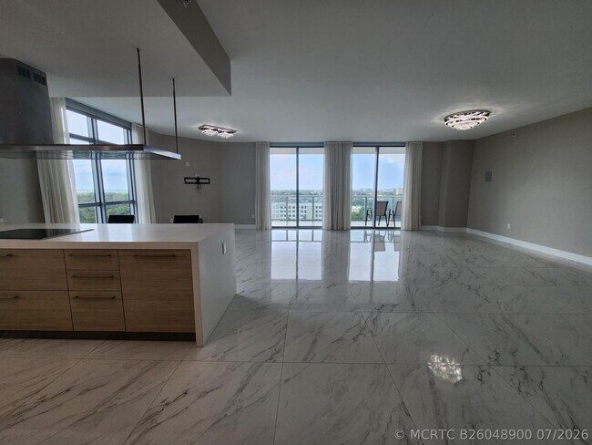Foto del edificio - 17301 Biscayne Blvd