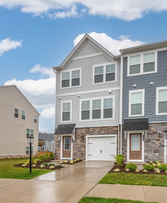 Foto del edificio - Spacious 3 Bedroom Townhome in Glen Allen - $2,650/mo