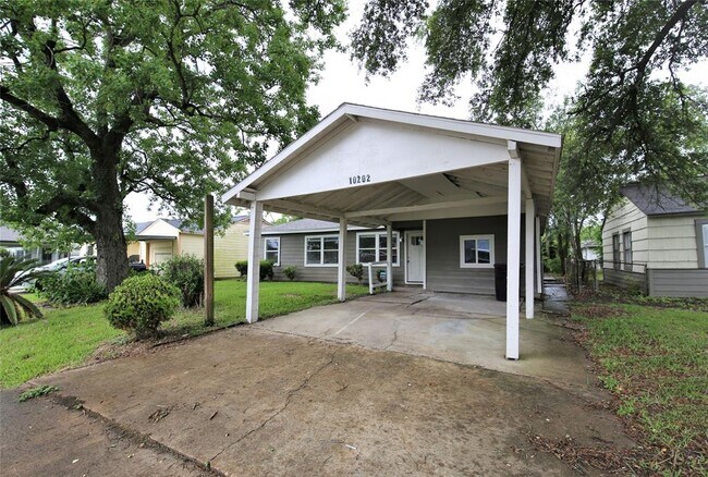 Foto del edificio - 10202 Cathedral Dr