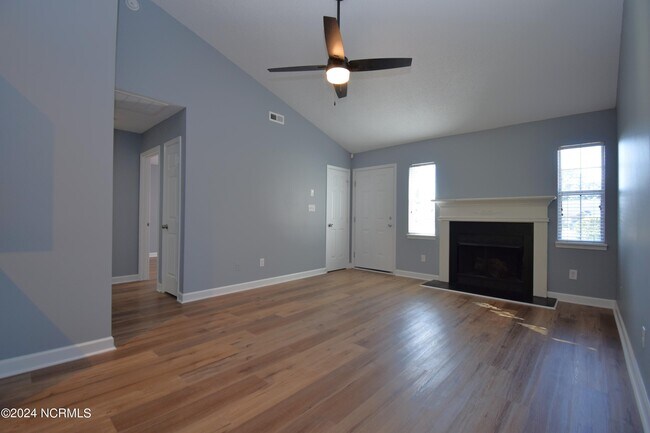 Building Photo - 3310 Parkway Ct