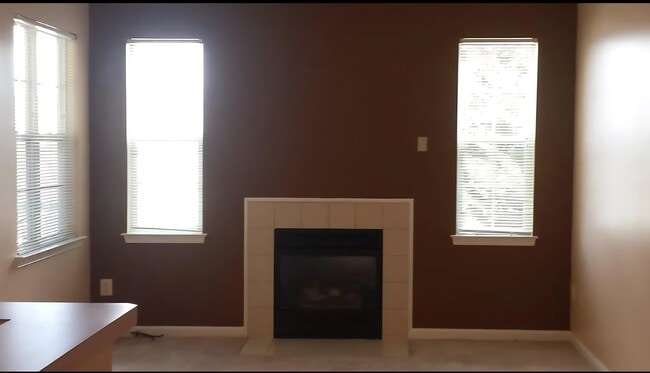 Building Photo - 5000 Willow Branch Way