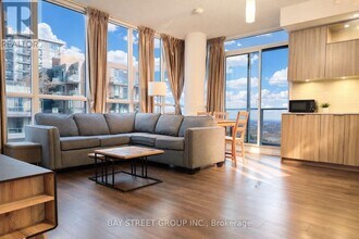 Building Photo - 50 Forest Manor Rd