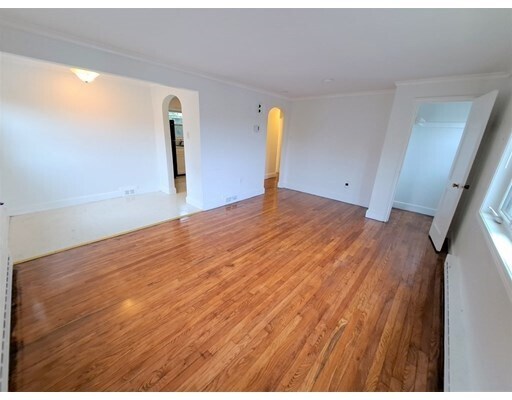 Building Photo - 18 Bateman St