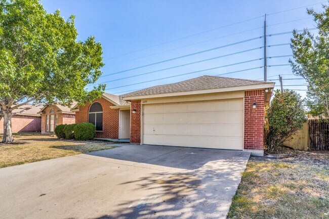 Building Photo - Beautiful 3BD/2BA Home in South Arlington