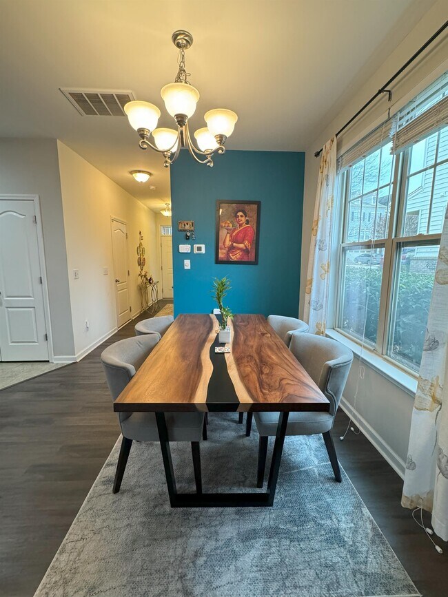 Building Photo - 513 Panorama Park Pl