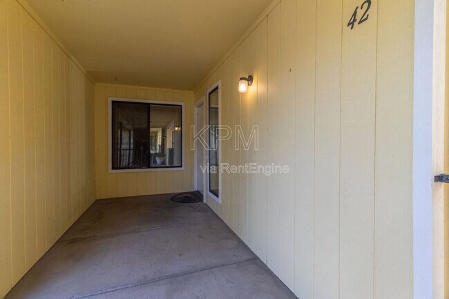 Foto del edificio - 1311 W Century Blvd