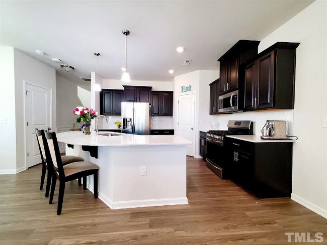 Foto del edificio - 6042 Beale Loop