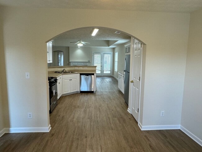 Building Photo - Prattville Home