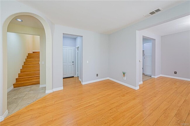 Building Photo - 138 S Hidden Path