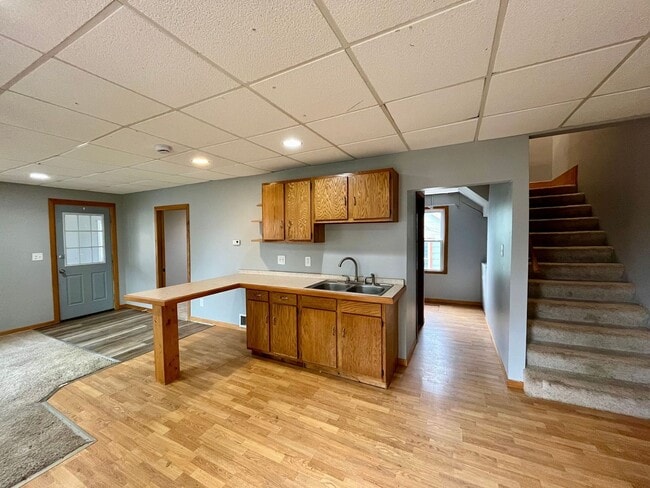 Building Photo - 4 bed 1.5 bath single family home in Rhine...