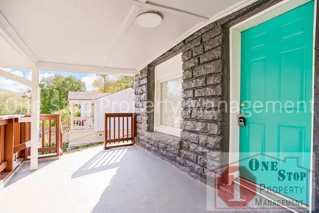 Building Photo - Charming 4-bedroom, 2-bath in Kansas City