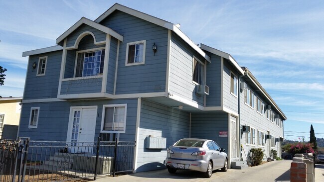 Foto del edificio - 3240 Chapman St