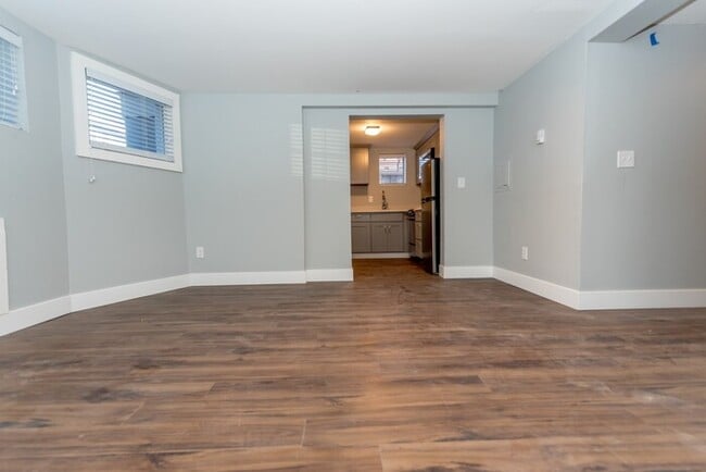 Building Photo - 1402 SW 12th Ave