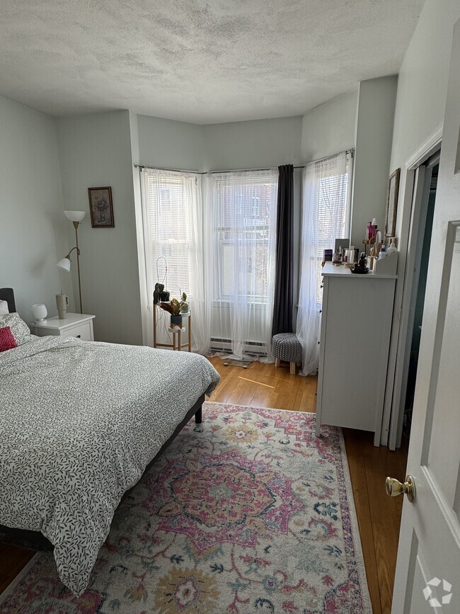 Building Photo - 608 Dorchester Ave