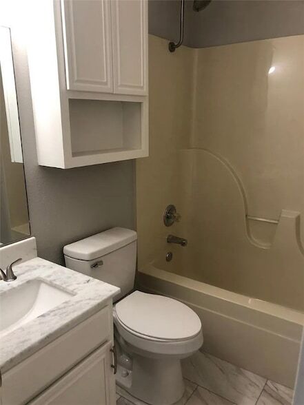 Building Photo - 266 Christy Ln