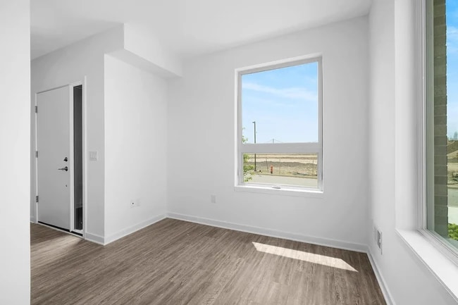 Building Photo - 3001 Schirra Ln