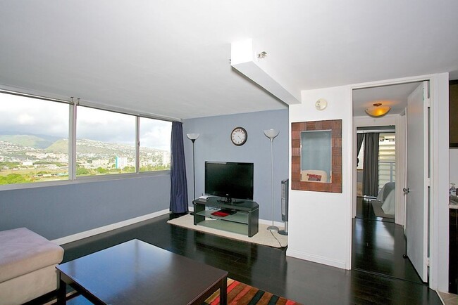 Foto del edificio - Fully Furnished 1-Bed 1-Bath Mountain Views @ Island Colony