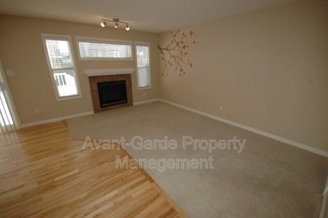 Building Photo - 17011-17074 74 St NW