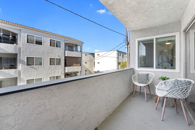 Foto del edificio - 425 Coronado Ave