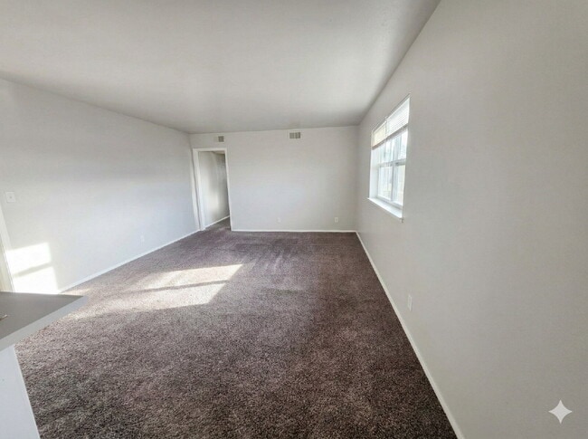 Building Photo - Upgrade Your Lifestyle, Not Your Budget – No Security Deposit Required!