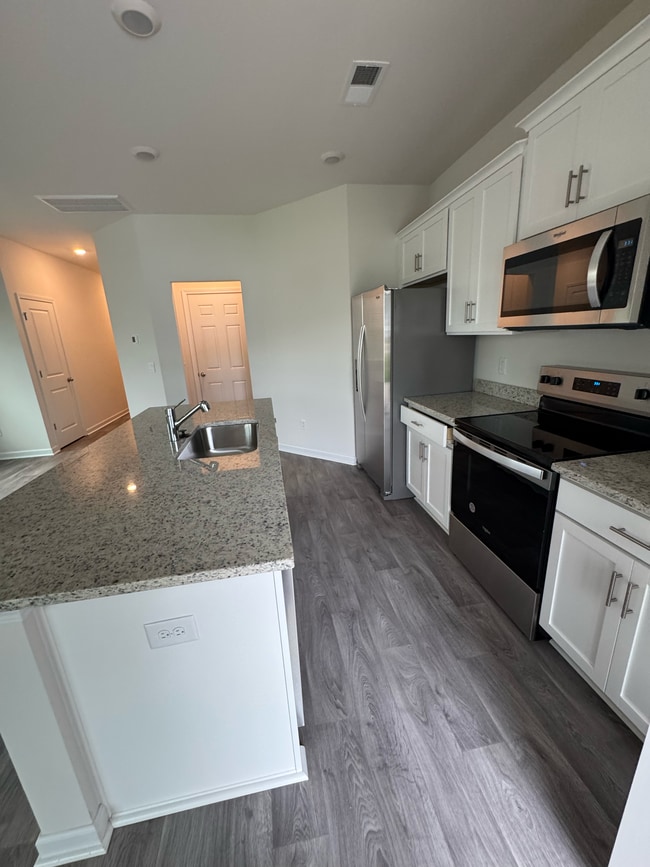 Building Photo - 2840 Egert Dr
