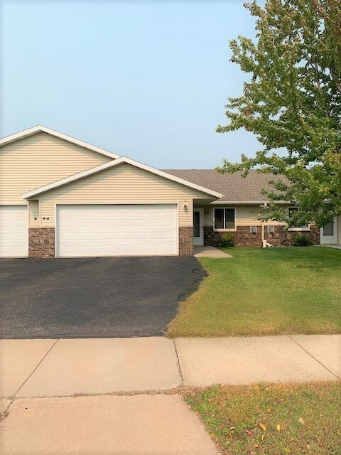 Building Photo - 851 E Prairie Ln