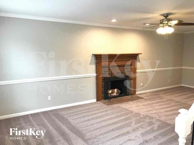 Building Photo - 3220 Ivy Creek Rd