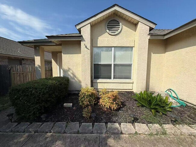 Foto del edificio - 2407 Glen Field Dr