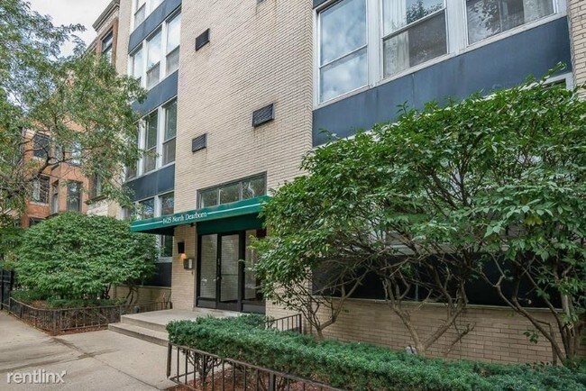 Building Photo - 1420 N Dearborn St