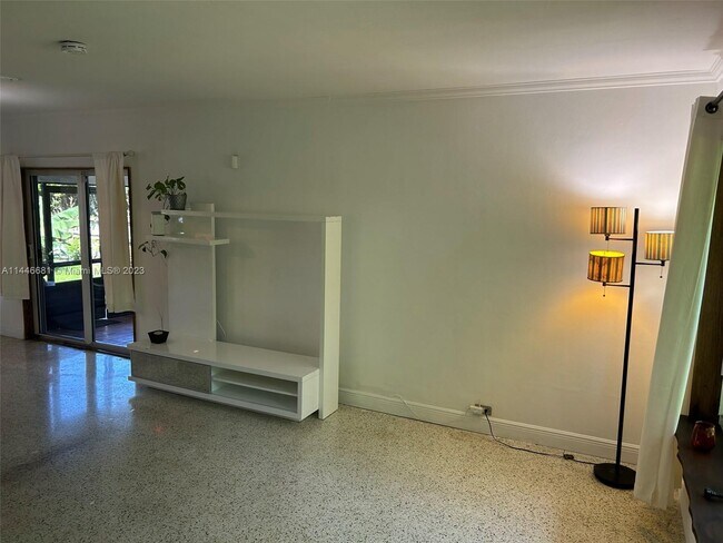 Foto del edificio - 9530 NW 1st Ave