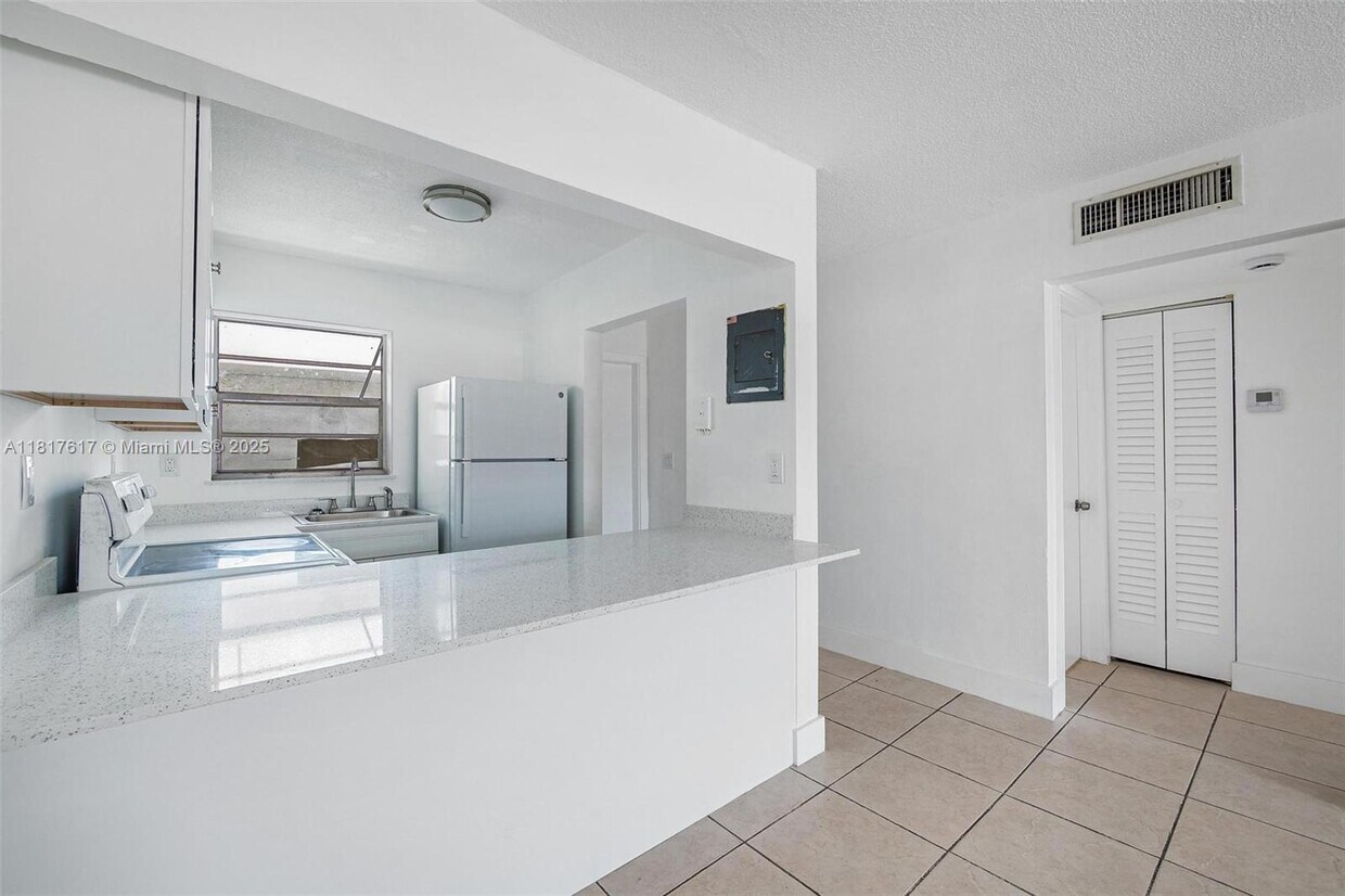 Foto principal - 405 W 11th St