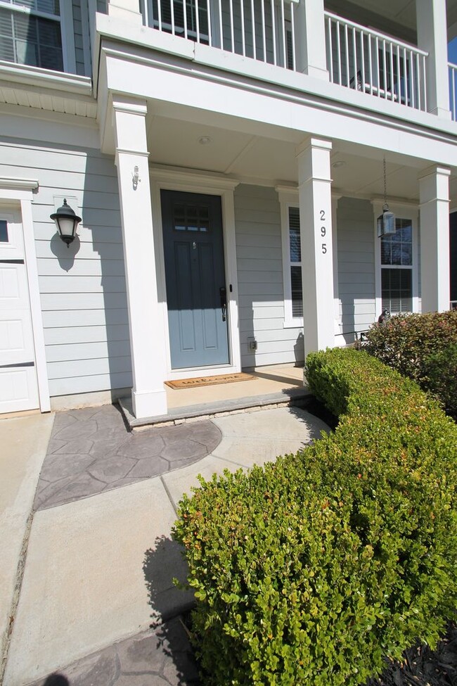 Foto del edificio - Exclusively Offered by Muse Realty, LLC