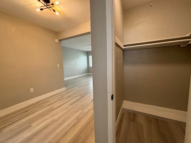 Foto del edificio - 934 Meridian Ave