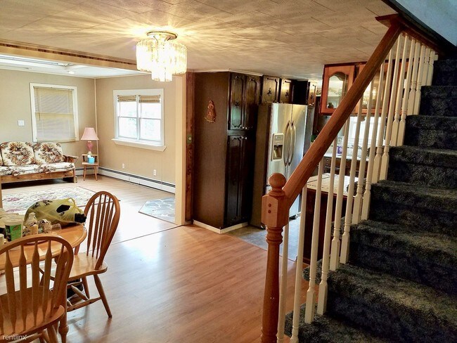 Foto del edificio - 3 br, 2.5 bath House - 836 Waterton Rd