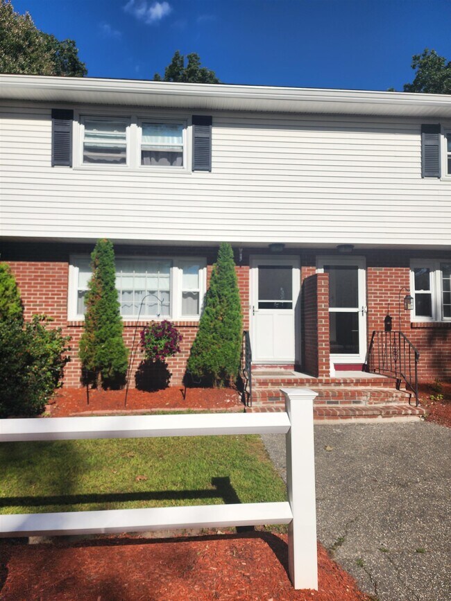 Building Photo - 137 Brookdale Rd
